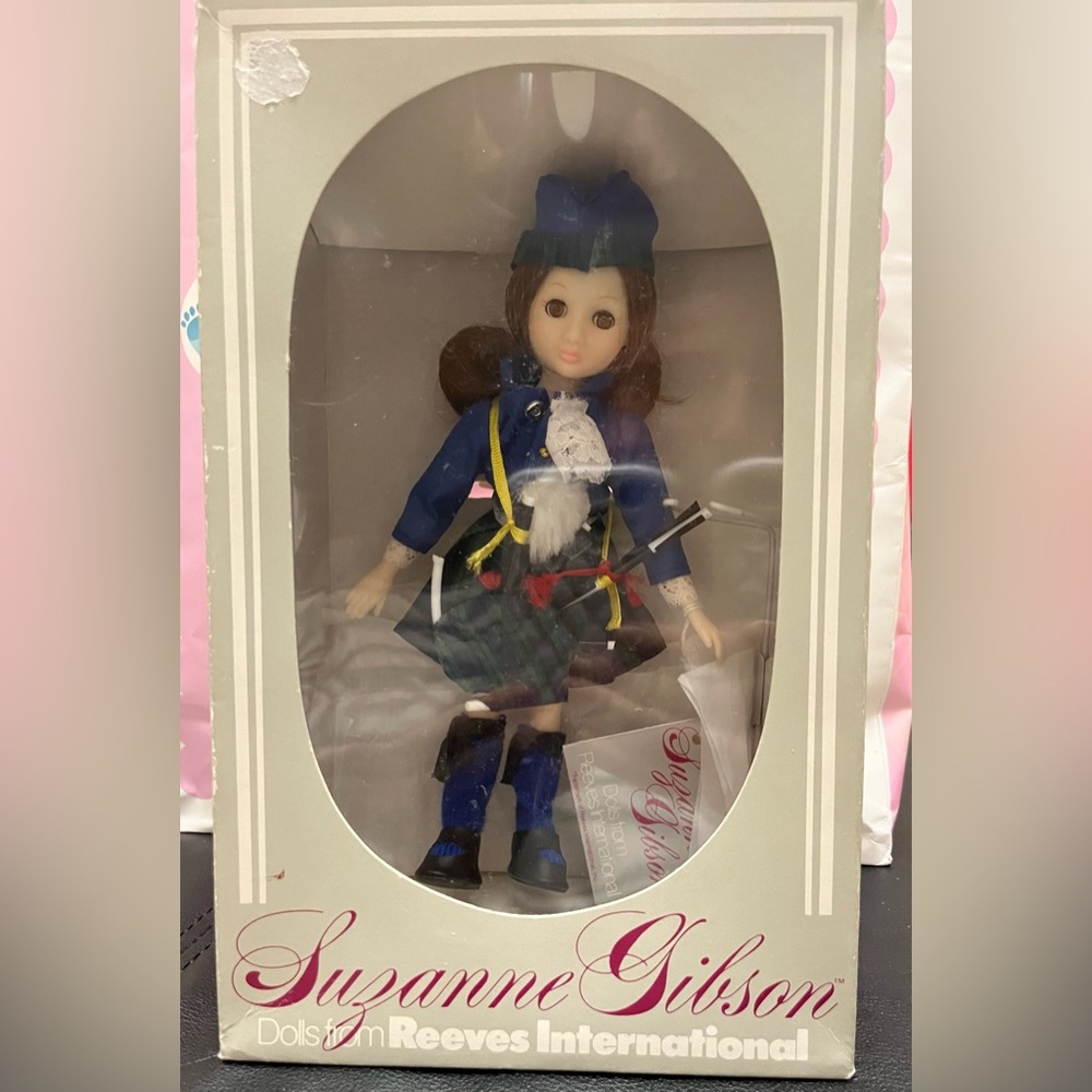 Collectibles Suzanne Gibson Scotland doll